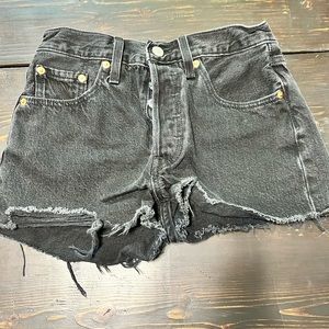 BRAND NEW - Levi’s black 501 shorts - size 24 - never worn, didn’t fit